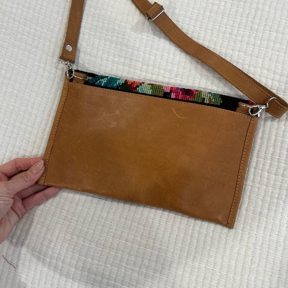 ✨NEW✨ Hiptipico floral handmade boho clutch/crossbody/wristlet - Picture 2 of 5